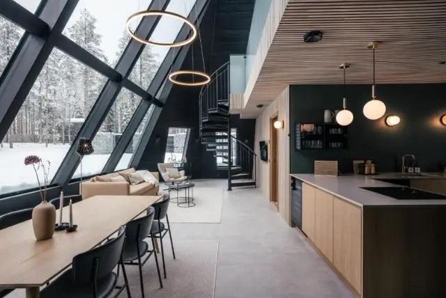 מלון הזכוכית של עולם איש השלג ברובניימי, בתוך כפר סנטה קלאוס - Glass Resort credit to booking.com