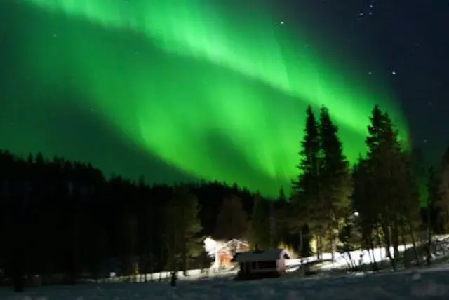 לפלנד לצעירים - תכנון מסלול טיול עם מלא אטרקציות וחיי לילה