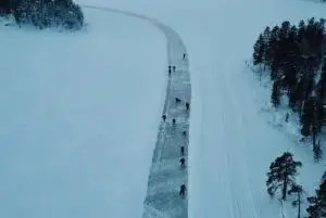 החלקה על הקרח בלפלנד credit to getyourguide.com