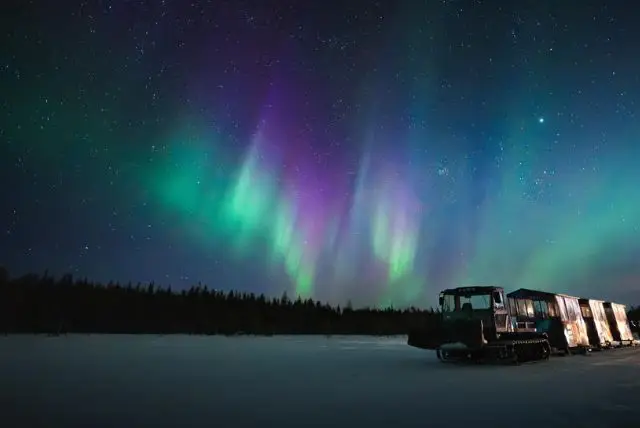 רכבת השלג ברובניימי לפלנד למחנה של אורות הצפון credit to getyourguide.com