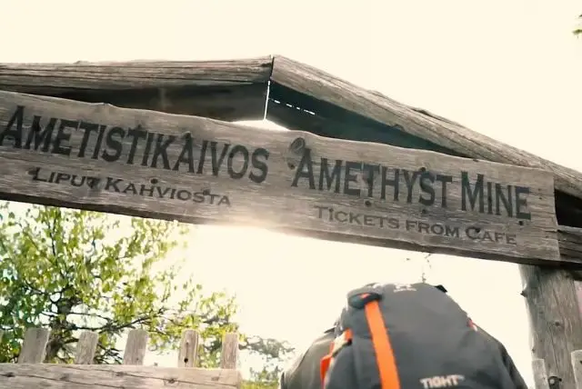 טיול למכרה אמטיסט, חפירת אבני חן וטיול ברכבת שלג credit to getyourguide.com