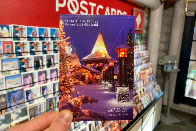 עולם איש השלג בכפר של סנטה קלאוס בלפלנד credit to getyourguide.com