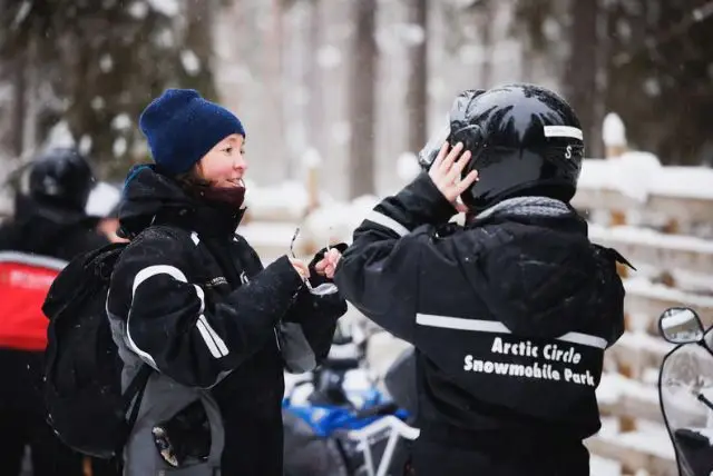 סיור בחוות איילים מקומית ברובניימי credit to getyourguide.com