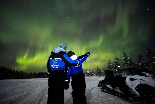 סיור באגם אינארי באופנועי שלג credit to getyourguide.com