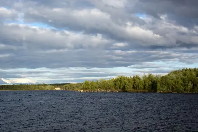 אגם אינארי (בפינית: Inarijärvi) - אגם בצפון-מזרח פינלנד