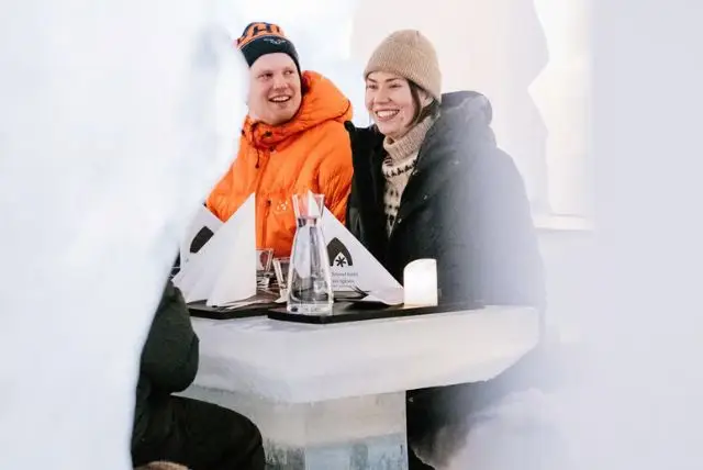 סיור במלון הקרח הארקטי מרובניימי כולל הסעות credit to getyourguide.com