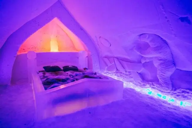 סיור במלון הקרח הארקטי מרובניימי כולל הסעות credit to tiqets.com