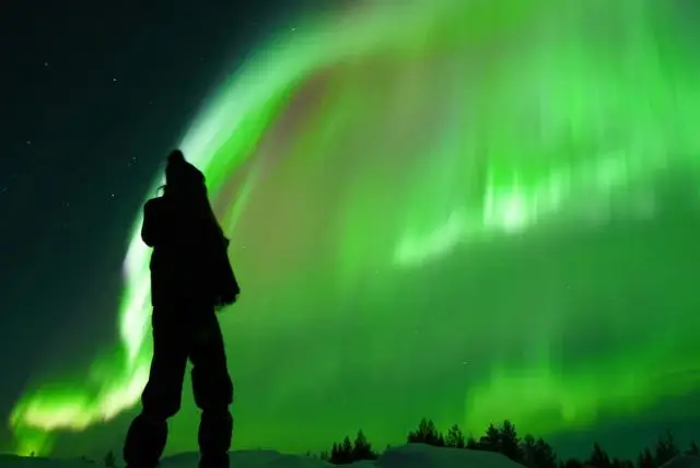 טיולים מרובניימי לזוהר הצפוני credit to getyourguide.com