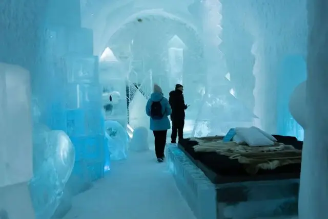 מלון הקרח (Icehotel) בלפלנד השוודית credit to getyourguide.com