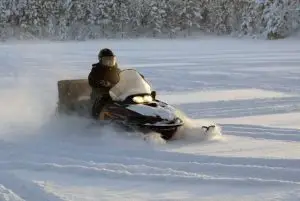 טיול מזחלות שלג בלפלנד