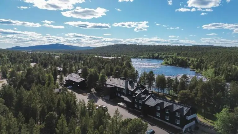 מלונות מומלצים באזור אגם אינארי (Inari) לפלנד פינלנד