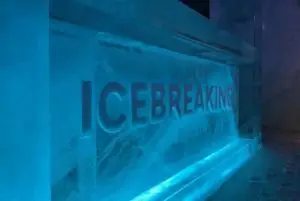 בר הקרח של קמי credit to getyourguide.com