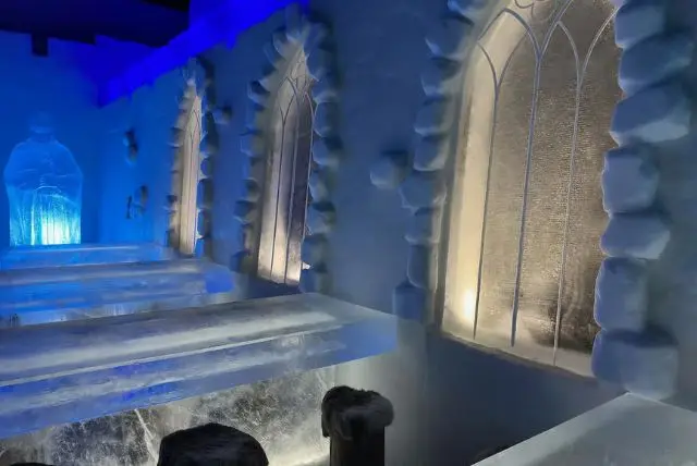 בר הקרח של קמי credit to getyourguide.com