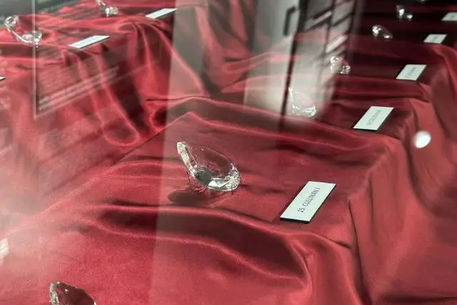 בר הקרח של קמי credit to getyourguide.com