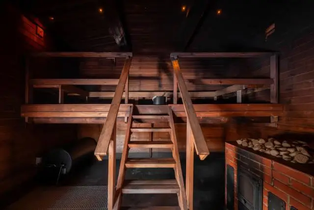 חווית סאונה בנהר במווטקה באיזור סאריסלקה (Saariselkä) צפון לפלנד credit to getyourguide.com