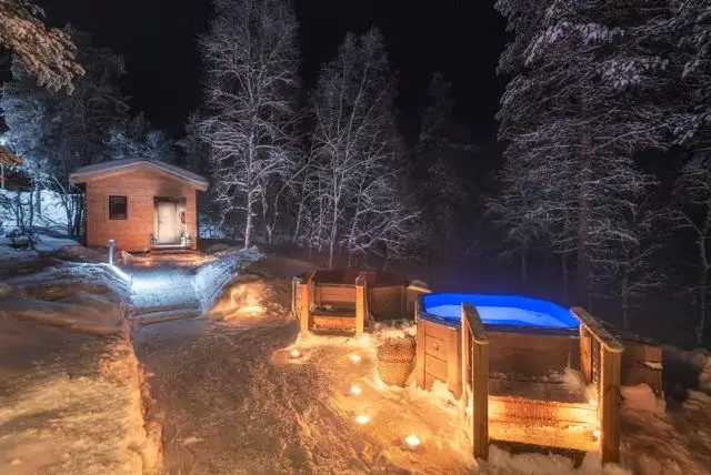 סאונה וורלד - מתחם סאונת עשן בלפלנד (Sauna World) credit to getyourguide.com
