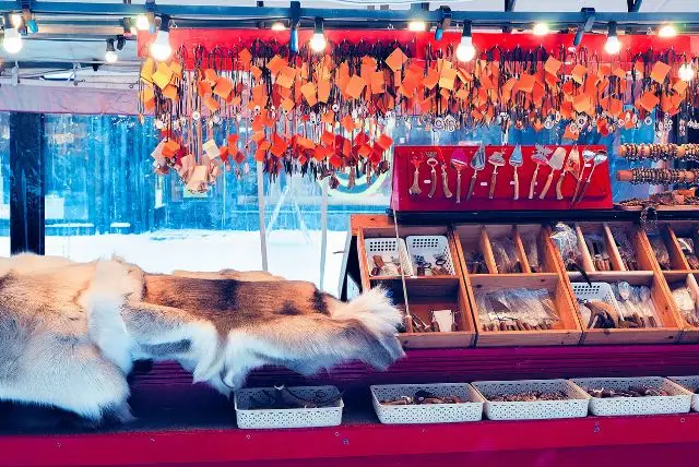 שוק רובניימי (Rovaniemi Market Hall & Market Square)שוק רובניימי (Rovaniemi Market Hall & Market Square)